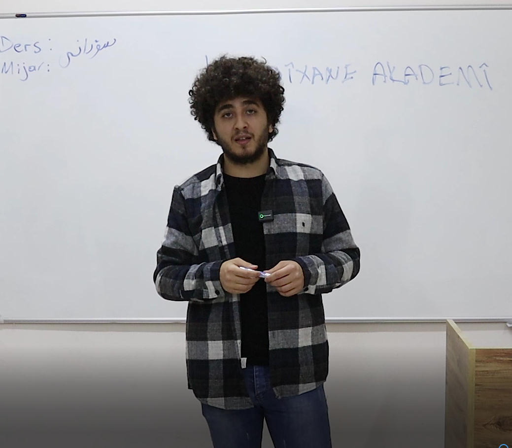 Şehmus Dinç - Kürtçenin farklı lehçelerini ileri düzeyde konuşabilmektedir. Akademimizde Soranî dersleri vermektedir.
